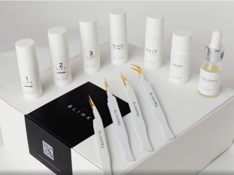 Blink Academy. Cursos de formación profesionales de especialidades en Cejas, Pestañas, Micropigmentación, Microblading y Tratamientos Faciales. Escuela y Academia presencial supervisada por Masters internacionales de alto nivel.